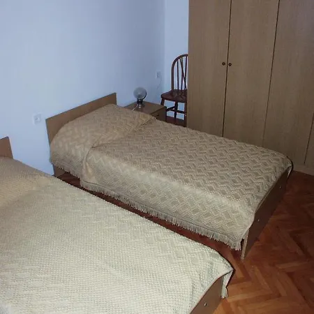 454b Apartment *